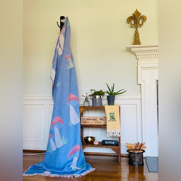 NEW! Mushroom Traveler Blanket Blue Red Reversible FLiPSiDE Earth Teal Gift Shop - Picture 13 of 15